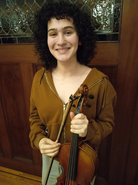 Soloist Hannah Longo, viola